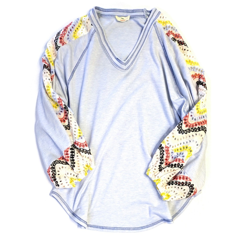Hummingbird Womens Light Blue V-Neck Top Eyelet Embroidered Raglan Sleeves Small
